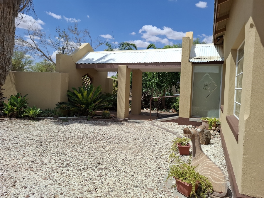 7 Bedroom Property for Sale in Middelpos Northern Cape